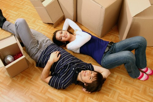 Unpacking and room setup support for a West Ham property